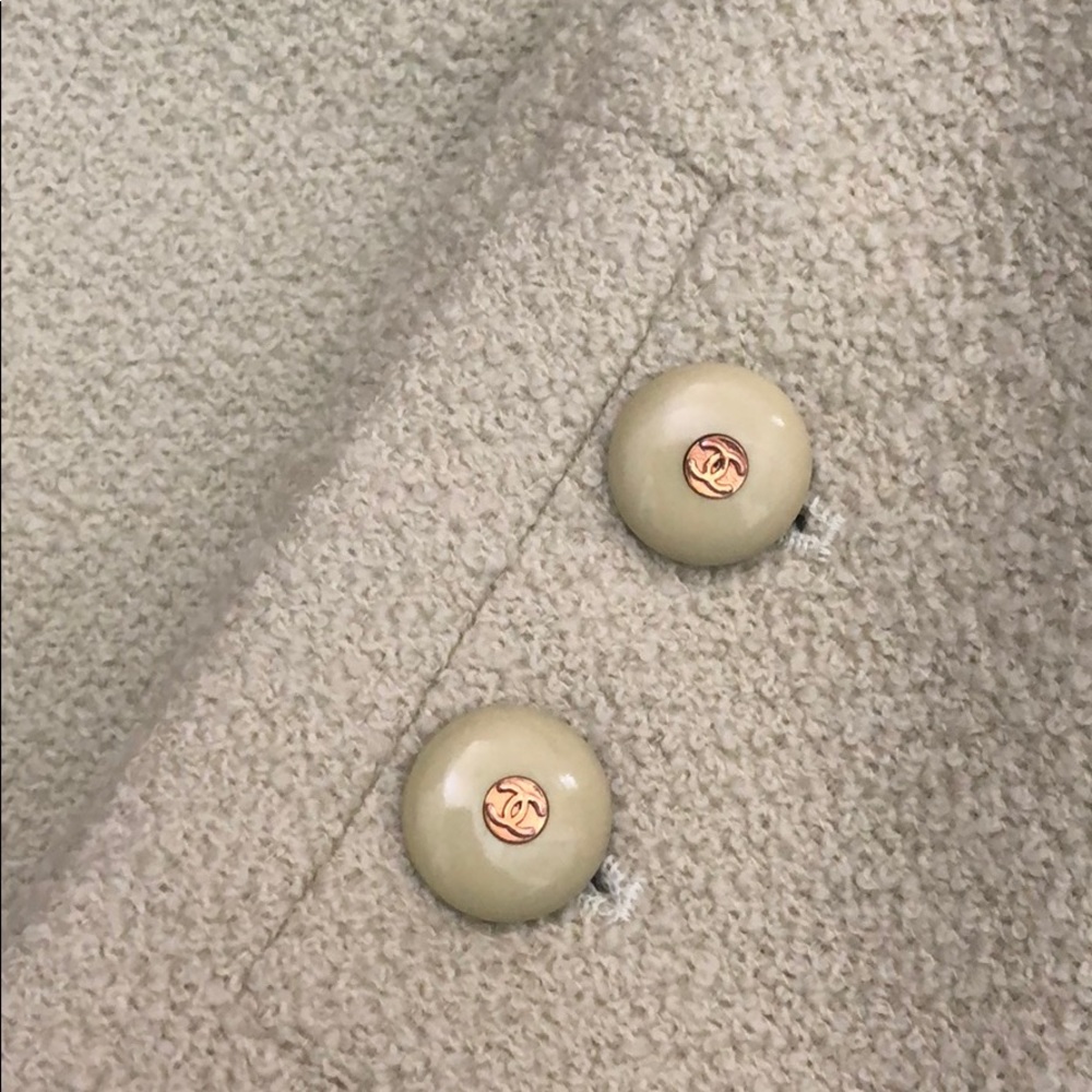 Vintage CHANEL Boutique Green Skirt Suit - Picture 4 of 8